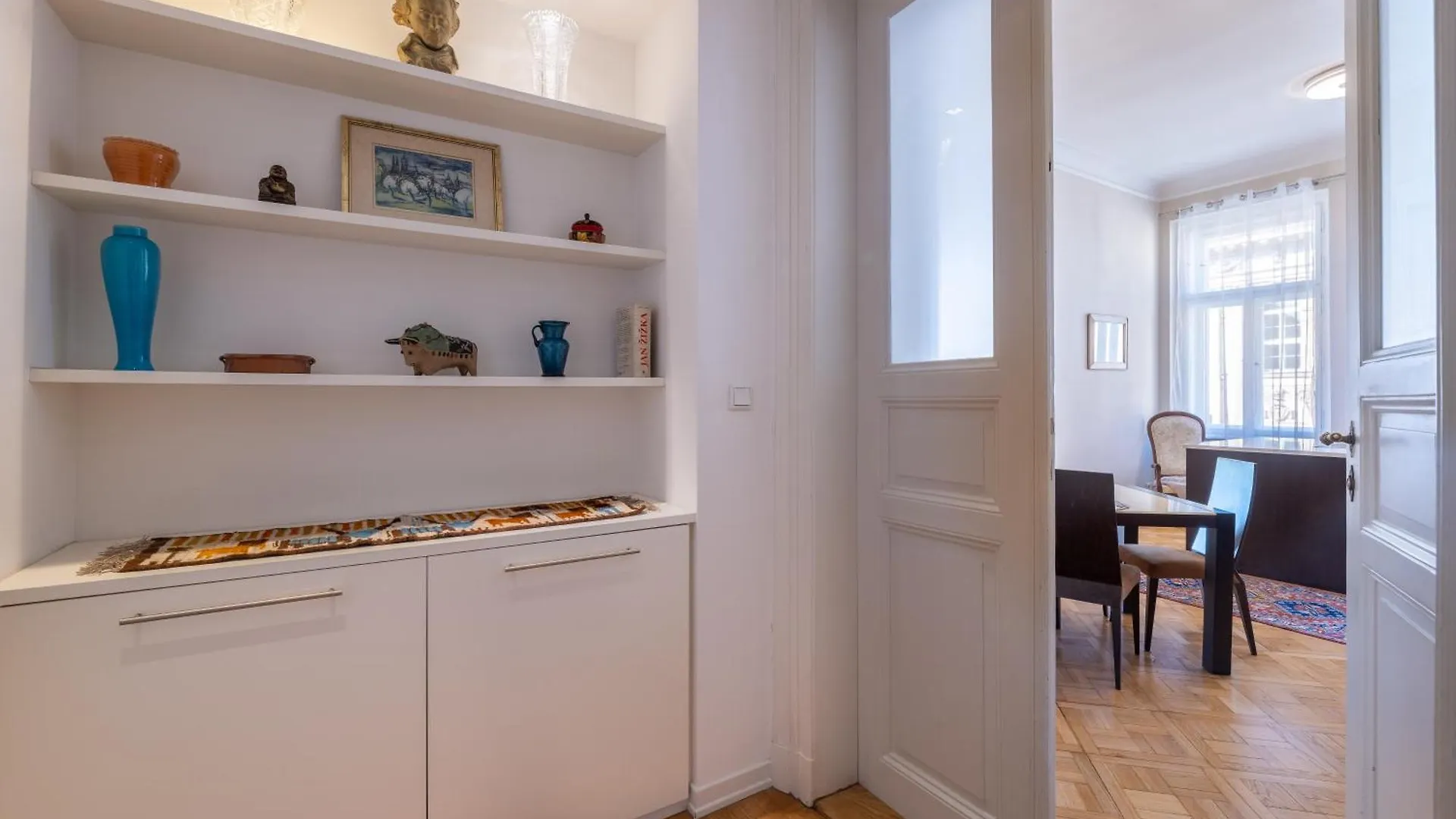 Lovely City View Apartment Next To National Museum By Easybnb Prag Tschechische Republik