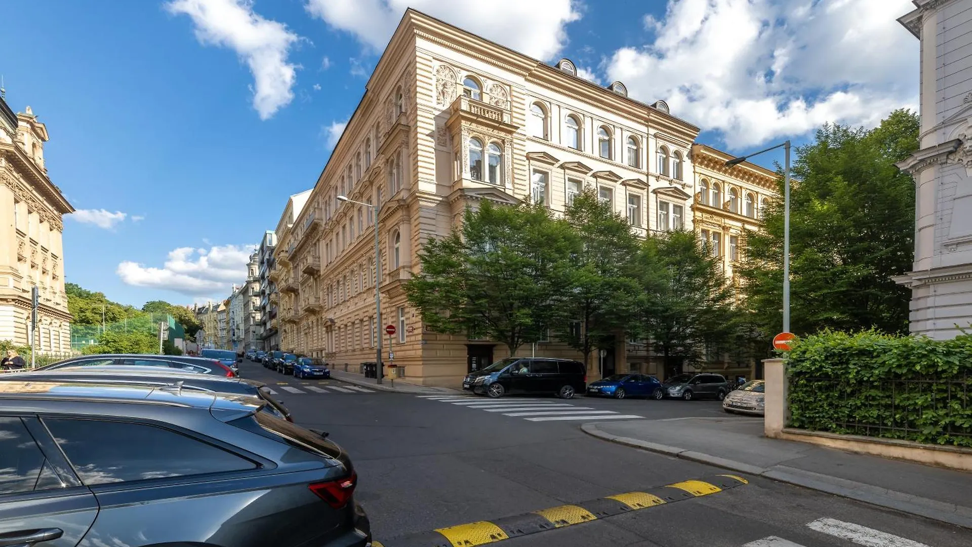 Lovely City View Apartment Next To National Museum By Easybnb Prag Tschechische Republik